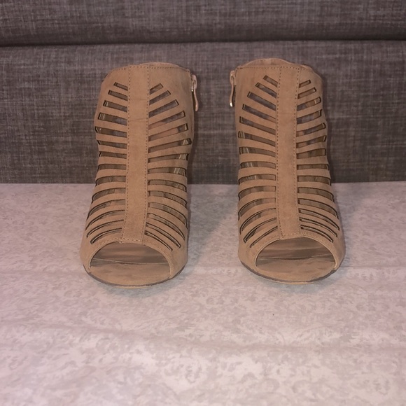 LAST CHANCE! Rue21 etc! Heels, Size L 8/9 - Picture 9 of 9